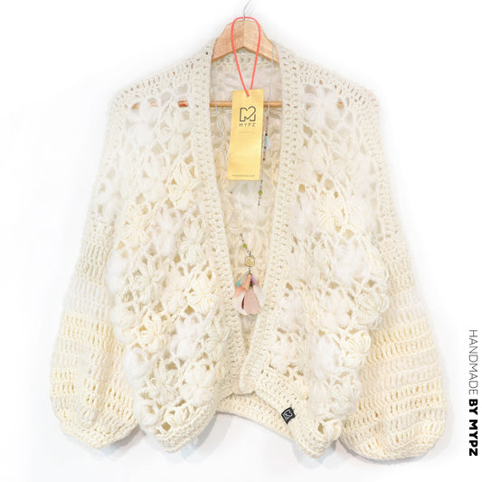 Heklepakke - MYPZ kort bomberjakke Wildflower Off White (ENG-DE-NL-ES-FR-IT-DA-SV-NO)