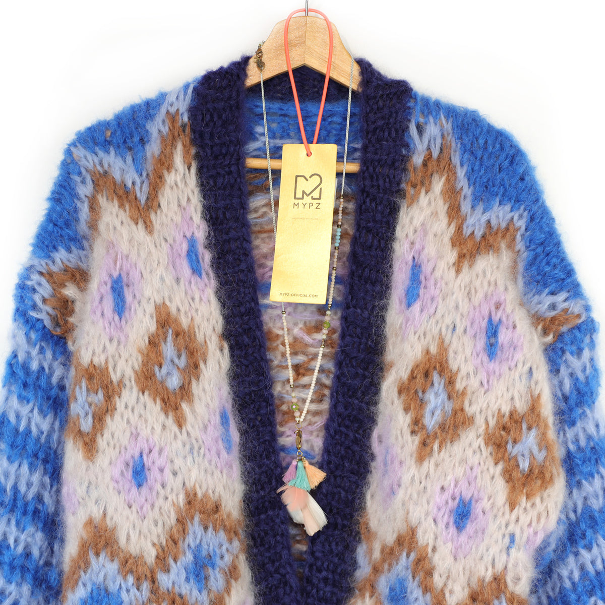 Strikkeoppskrift – Chunky Mohair-jakke Alpine Breeze nr.12 (ENG-DE-NL-ES-FR-IT-DA-SV-NO)