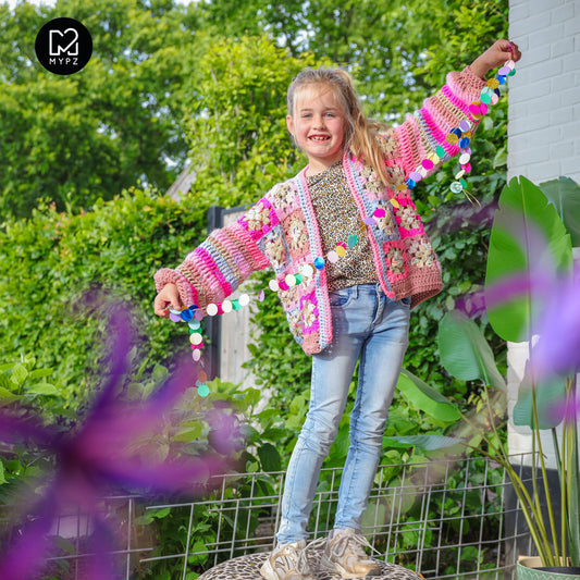 Hekleoppskrift - Flowergranny-cardigan Fusion for barn (ENG-NL)
