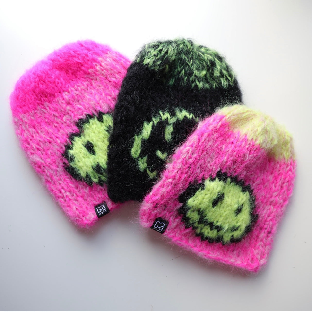 Knitting Kit – Chunky mohair Smiley beanies Pink 1 adult + 2 kid beanies (ENG-NL)